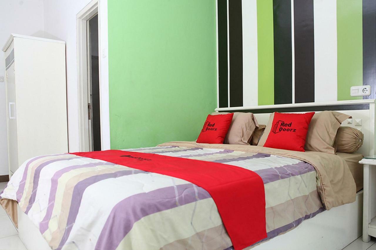 Reddoorz Plus @ Talaga Bodas Bandung Exterior photo